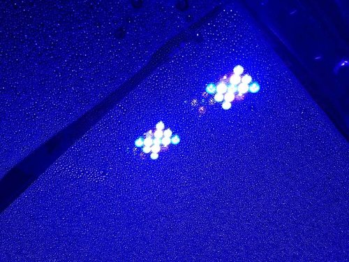 Plexiglas under LED-1