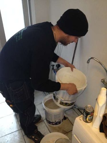 Jeppe vasker mit gamle sand :D