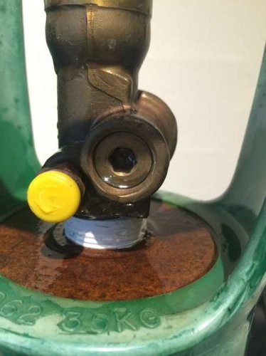 IMG_5834.jpg (22.94 KiB) Vist 2447 gange Proppen der ikke var skruet ordenlig fast.