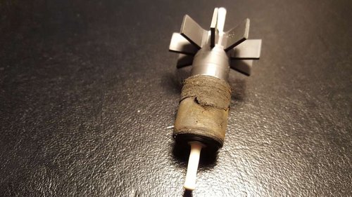 Gummi belægning slidt væk.jpg (79.53 KiB) Vist 32542 gange Gummibelægningen (eller hvad magneten nu er coated med) var næsten væk og magneten var blottet.