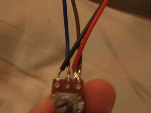 PB270660.JPG (18.58 KiB) Vist 8397 gange sort/rød er +/- fra driver, blå/brun er +/- til LED