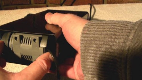 9002 Pumpen tages ud...