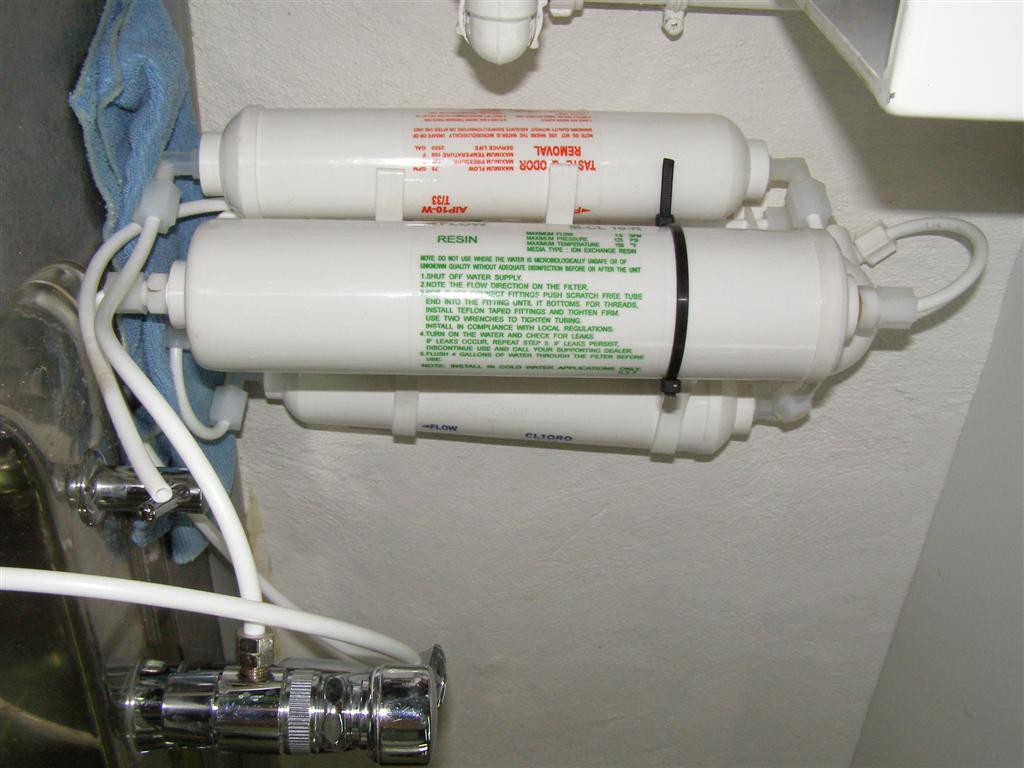 det grønne er selicat filteret som sider på det rene osmose vand